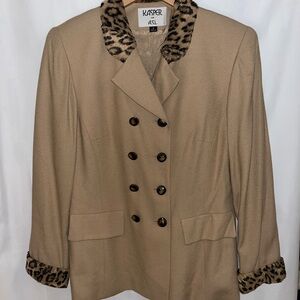 Vintage Kasper blazer in great condition!